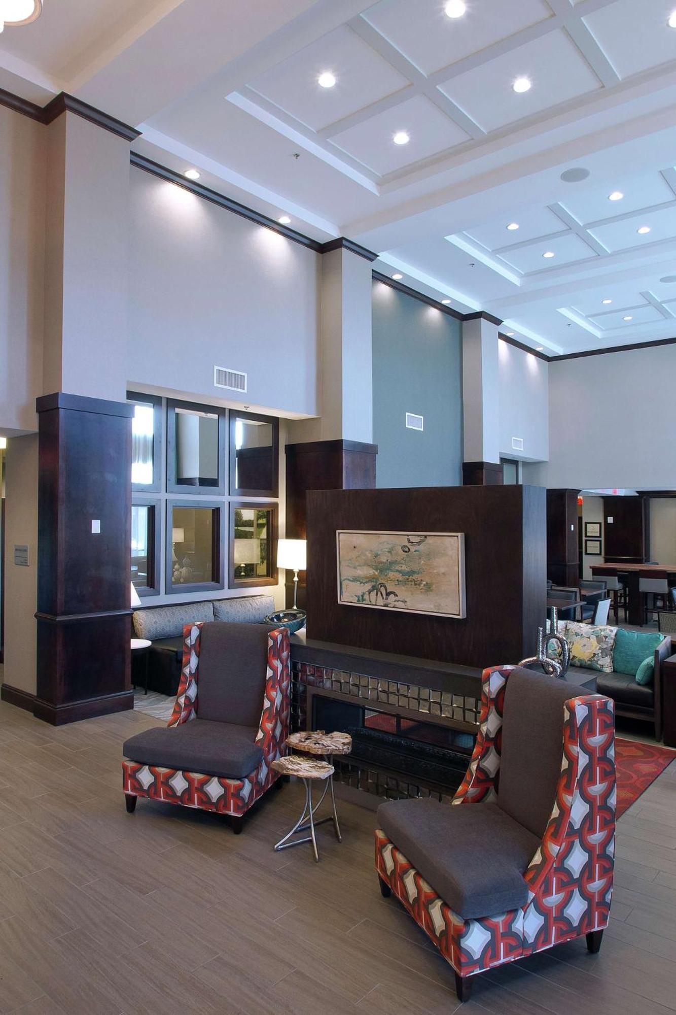 Hampton Inn & Suites Columbus/University Area Exterior foto